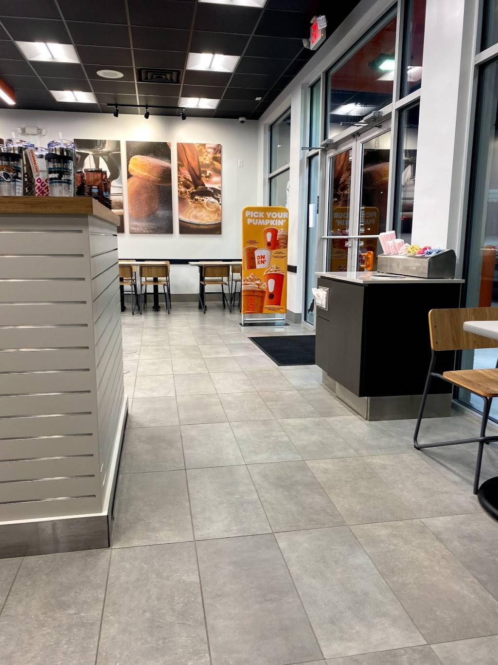 Dunkin | bakery | 3631 Blanding Blvd Building 1, Jacksonville, FL 32210, USA | 9045248940 OR +1 904-524-8940