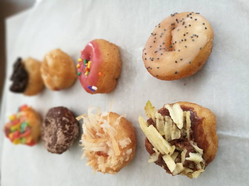 Hole & Corner Donuts | restaurant | 315 Chestnut St, Berea, KY 40403, USA | 8597566447 OR +1 859-756-6447