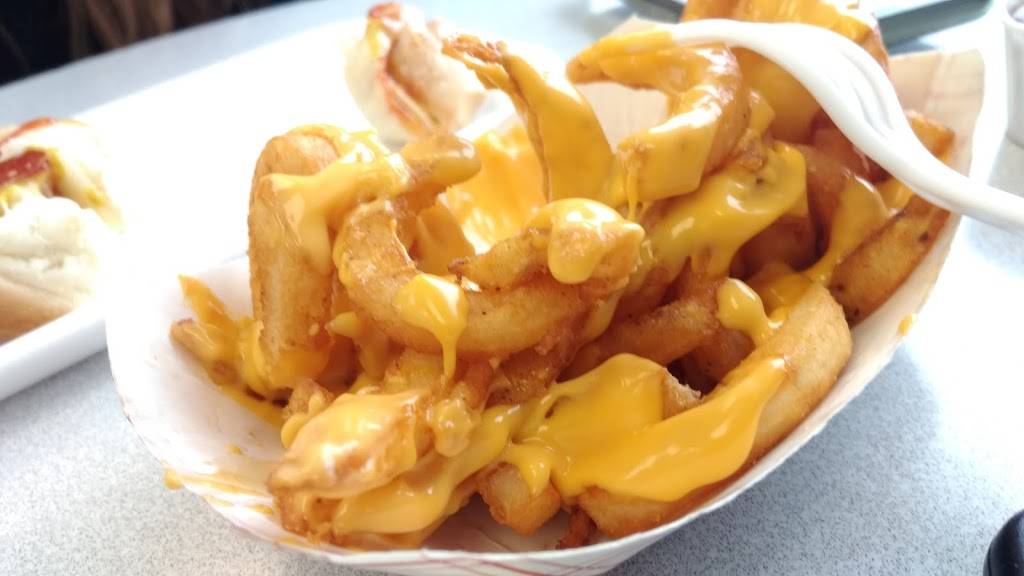 Hot Dog Charlies Cohoes | restaurant | 629 Saratoga St, Cohoes, NY 12047, USA | 5182354494 OR +1 518-235-4494