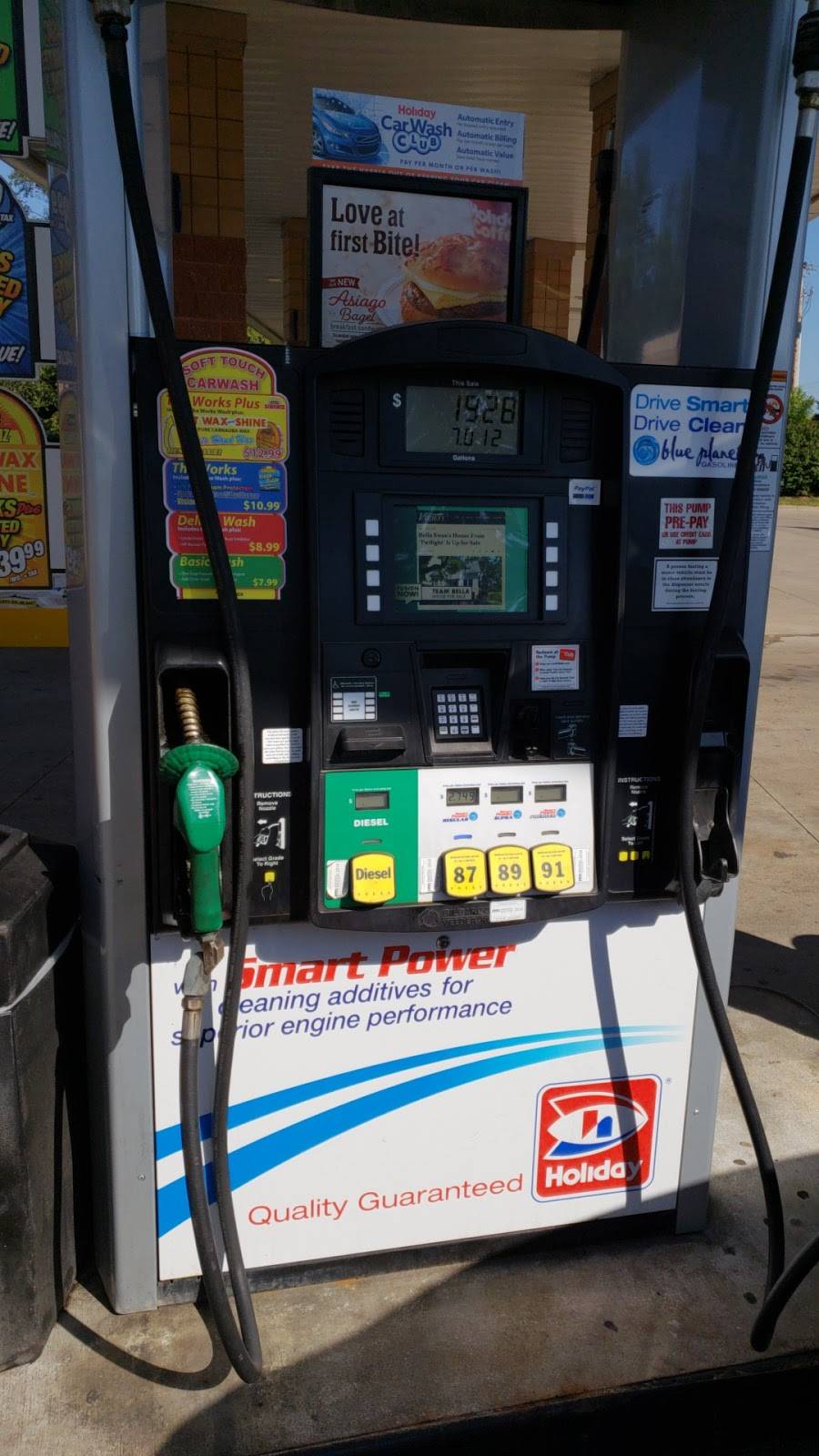 Holiday Stationstores | cafe | 10120 University Ave NW, Coon Rapids, MN 55448, USA | 7633980091 OR +1 763-398-0091