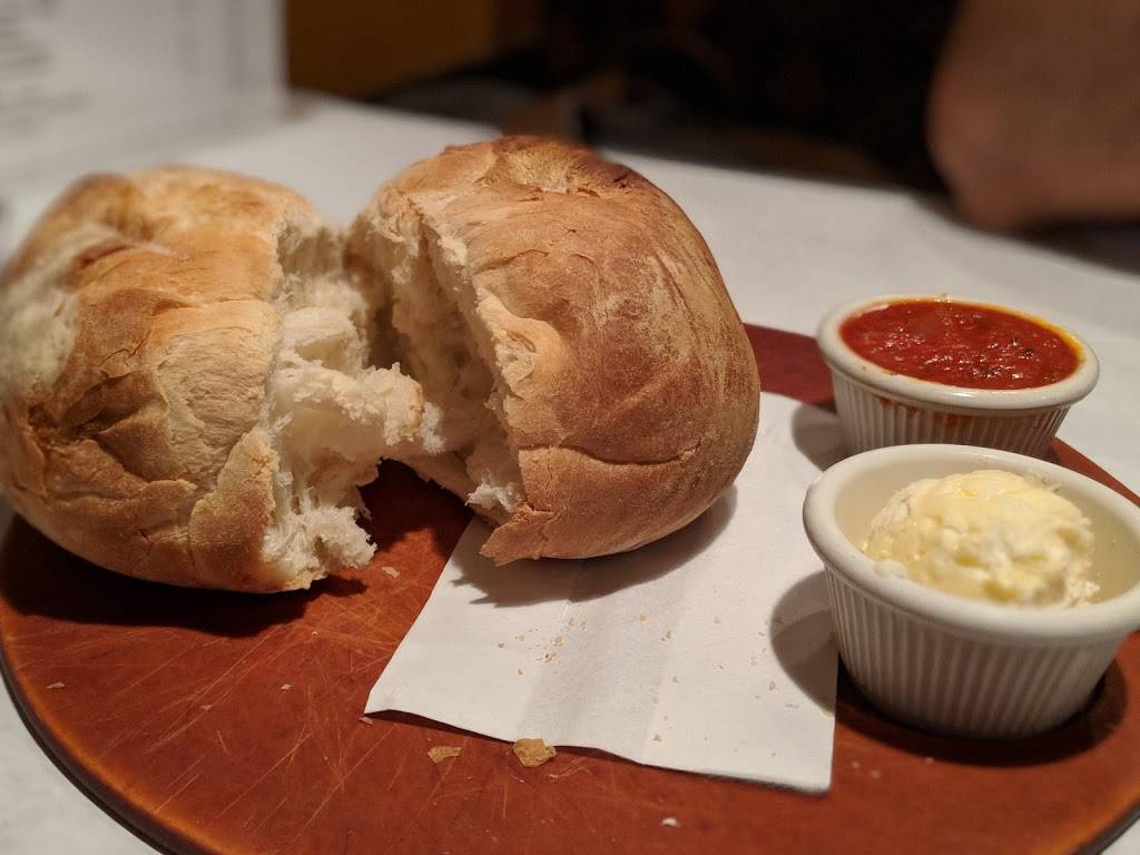 Pats Pizza and Ristorante | restaurant | 2679 N Lincoln Ave, Chicago, IL 60614, USA | 7732480168 OR +1 773-248-0168