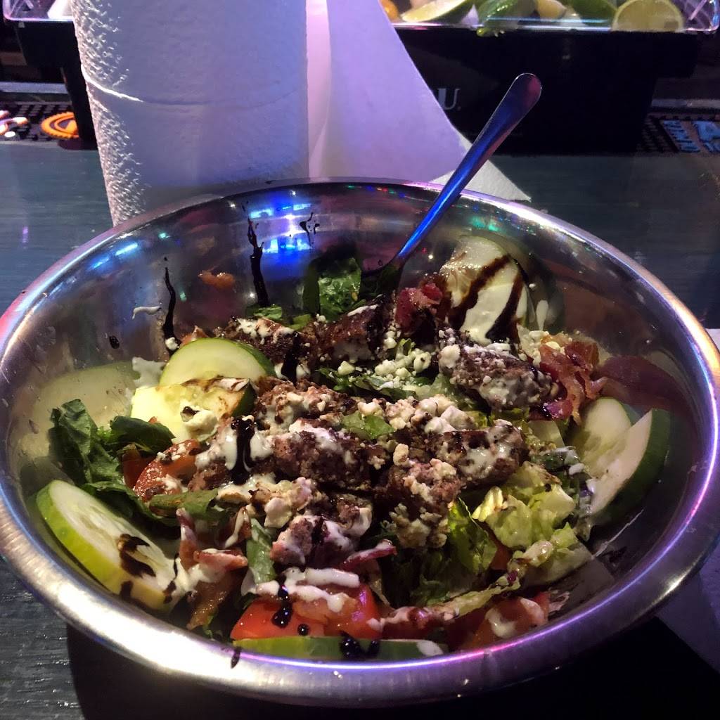 Salty Js | restaurant | 5625 4th St N, St. Petersburg, FL 33703, USA | 7274858978 OR +1 727-485-8978