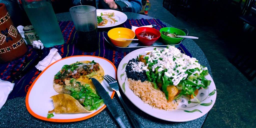 Latin World | restaurant | 1028 St Clair Ave W, Toronto, ON M6E 1A4, Canada | 4166033311 OR +1 416-603-3311