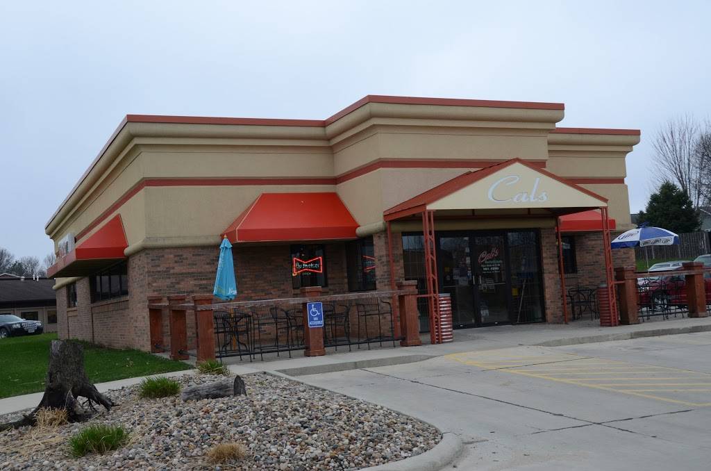 Cals Fine Foods & Spirits | restaurant | 1501 N 1st St, Indianola, IA 50125, USA | 5159615200 OR +1 515-961-5200