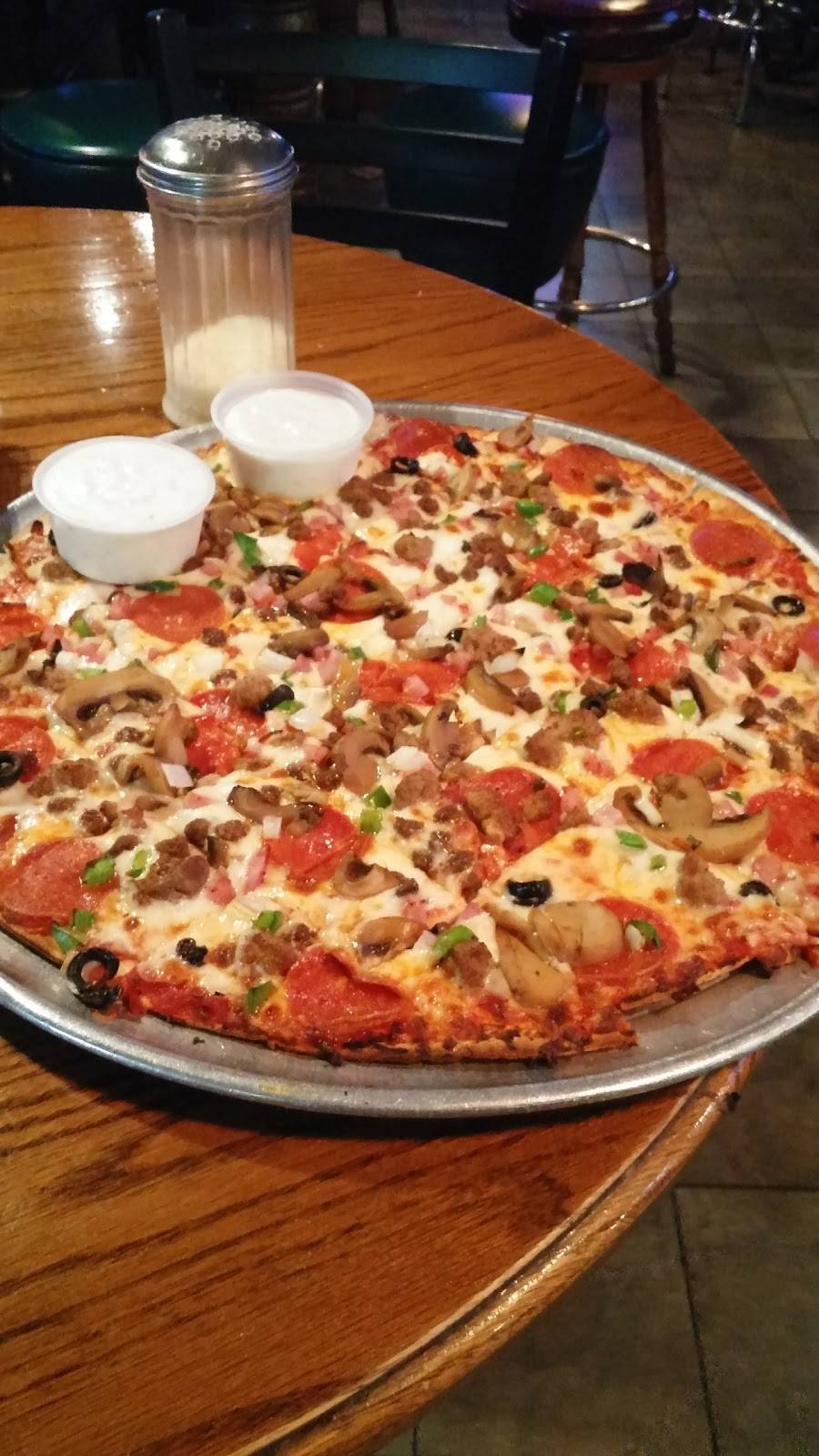 Cutters | restaurant | 239 Carlyle Ave, Belleville, IL 62221, USA | 6182357642 OR +1 618-235-7642
