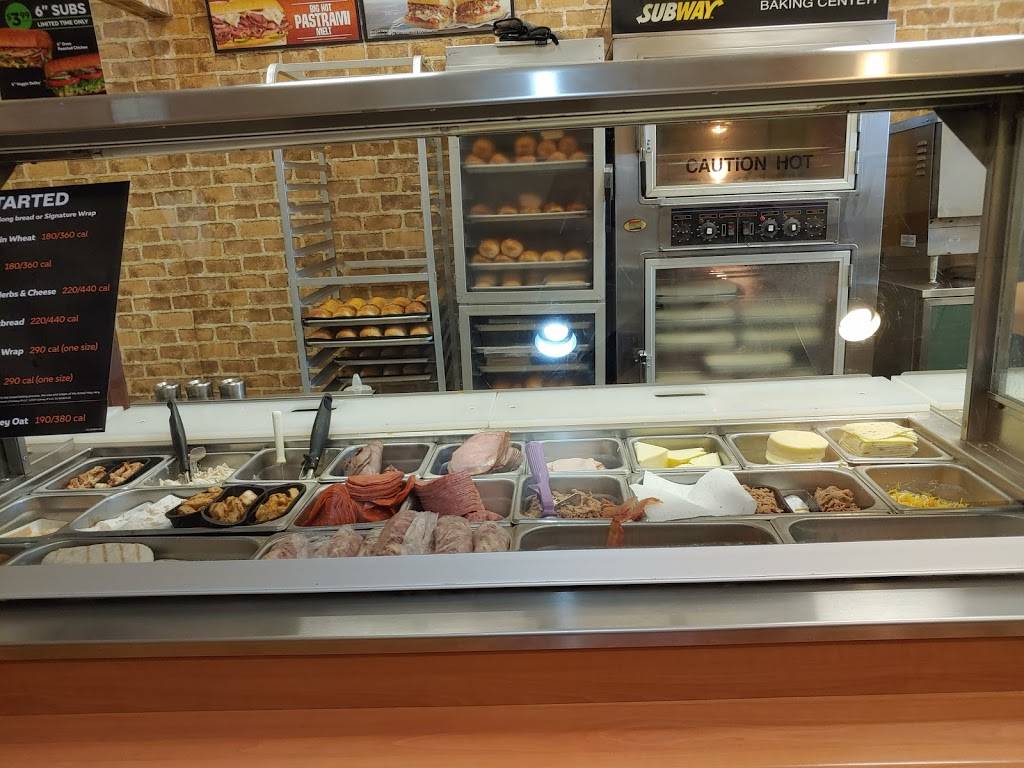 Subway | meal takeaway | 1620 N School St Space J-3A, Honolulu, HI 96817, USA | 8088419100 OR +1 808-841-9100