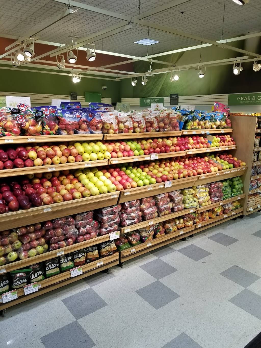 Young Circle Shopping Center | shopping mall | 100-1735 E Young Cir, Hollywood, FL 33020, USA | 3059471664 OR +1 305-947-1664