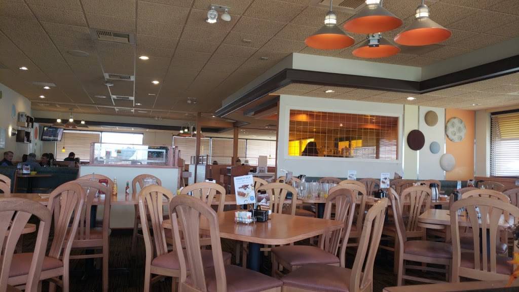 Village Inn | bakery | 24102 E Prospect Ave, Aurora, CO 80016, USA | 3036804900 OR +1 303-680-4900