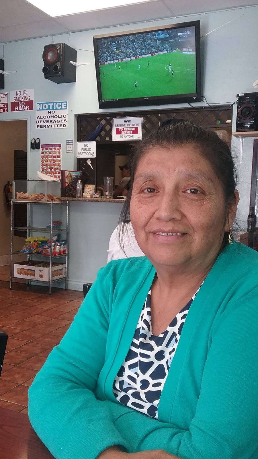 La Piramide Salvadoreña Restaurant | restaurant | 4021 Beverly Blvd, Los Angeles, CA 90004, USA | 3236655057 OR +1 323-665-5057