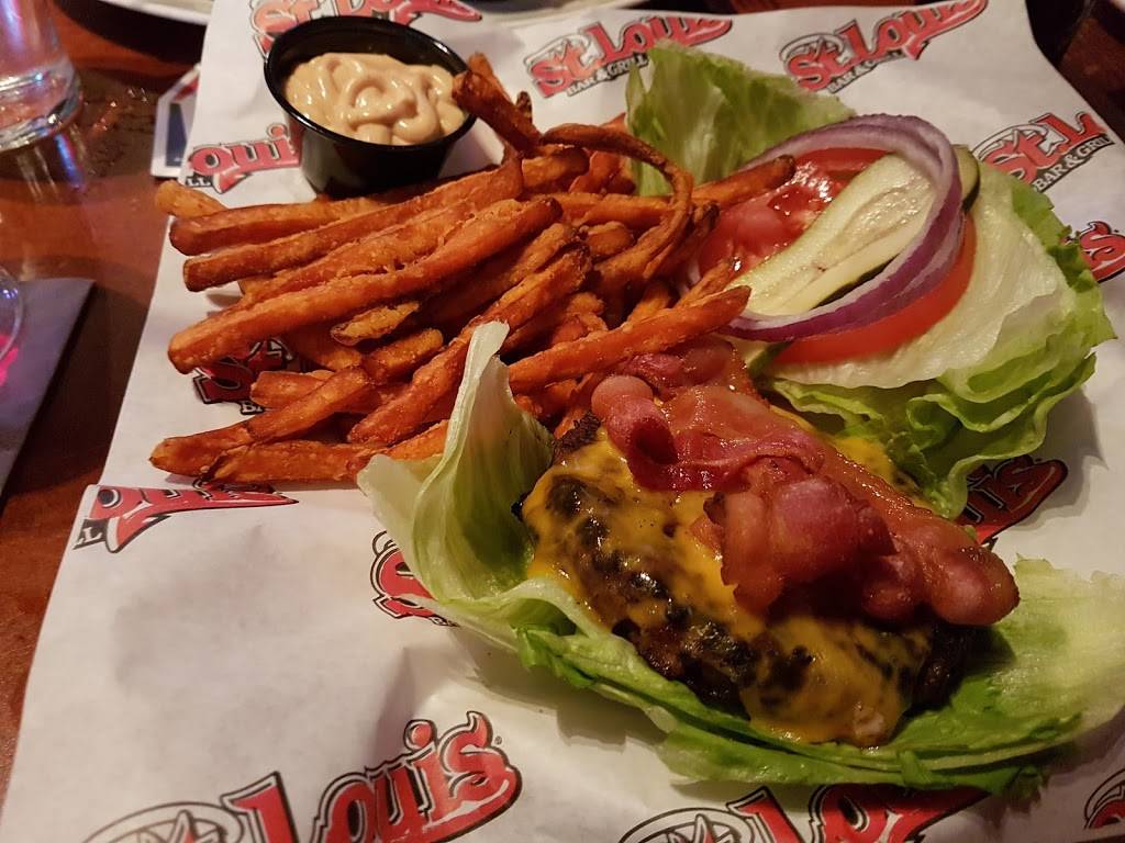 St. Louis Bar & Grill | restaurant | 283 Northfield Dr E Unit 1, Waterloo, ON N2J 4G8, Canada | 5198834777 OR +1 519-883-4777