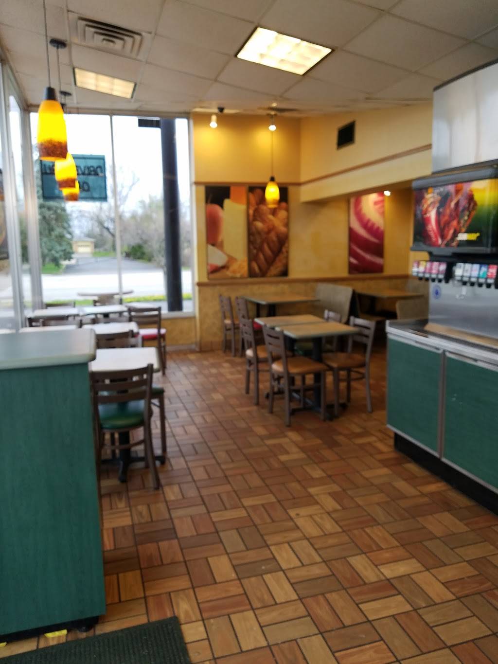 Subway | restaurant | 3302 W 16th St, Indianapolis, IN 46222, USA | 3176370303 OR +1 317-637-0303