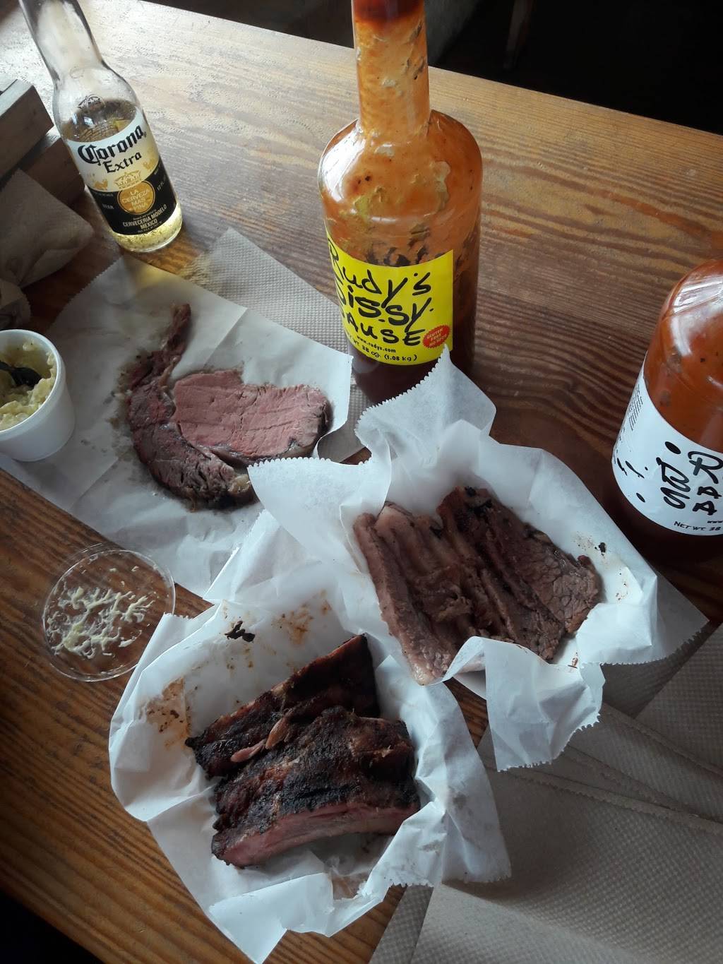 Rudys "Country Store" and Bar-B-Q | restaurant | 5621 E Central Texas Expy, Killeen, TX 76543, USA | 2549530081 OR +1 254-953-0081