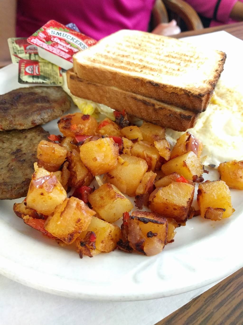 Big Meadows Wayside | restaurant | 51 Skyline Dr, Stanley, VA 22851, USA | 5409992211 OR +1 540-999-2211