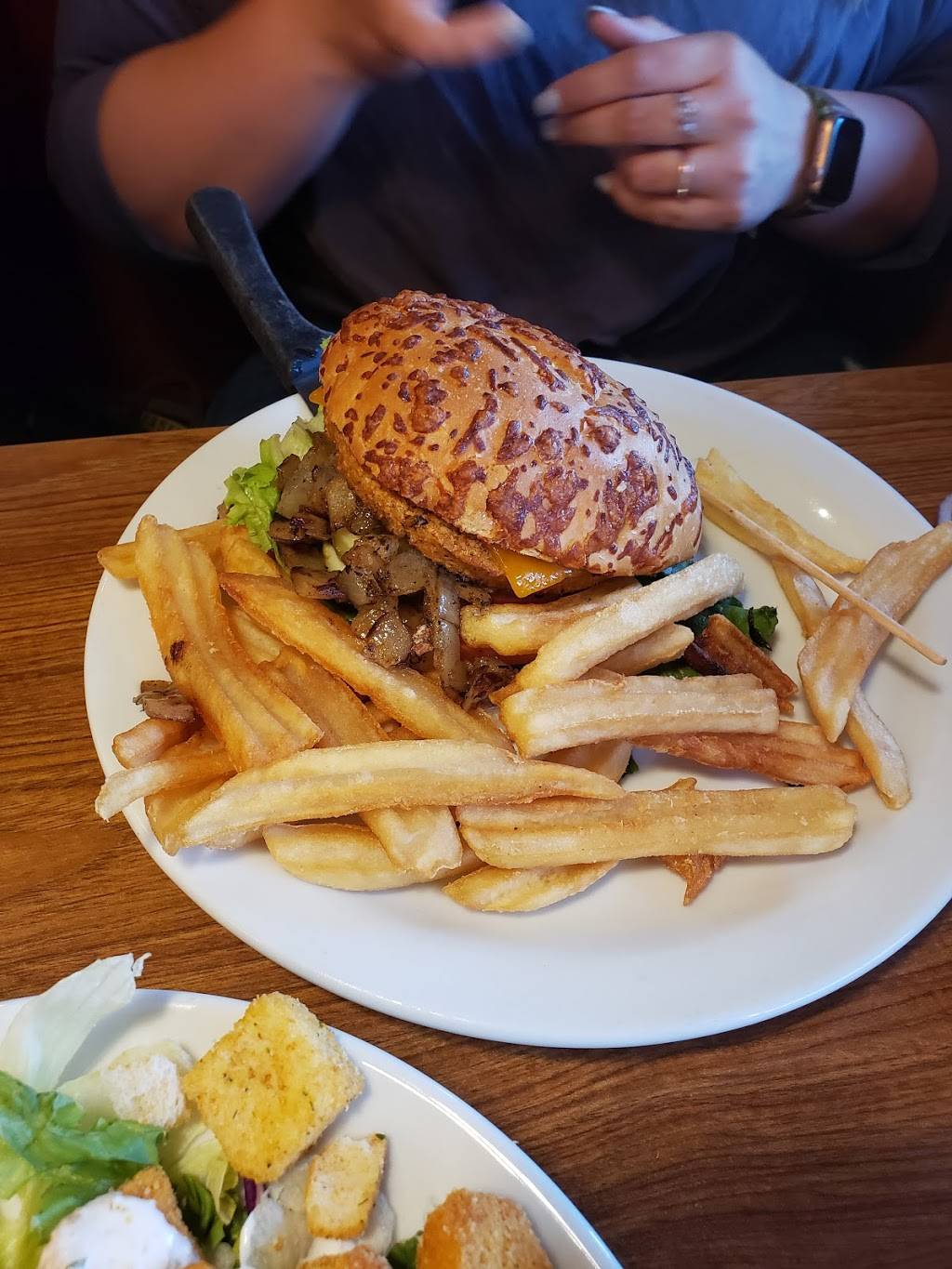 Dennys | restaurant | 2851 White Ln, Bakersfield, CA 93304, USA | 6618316961 OR +1 661-831-6961