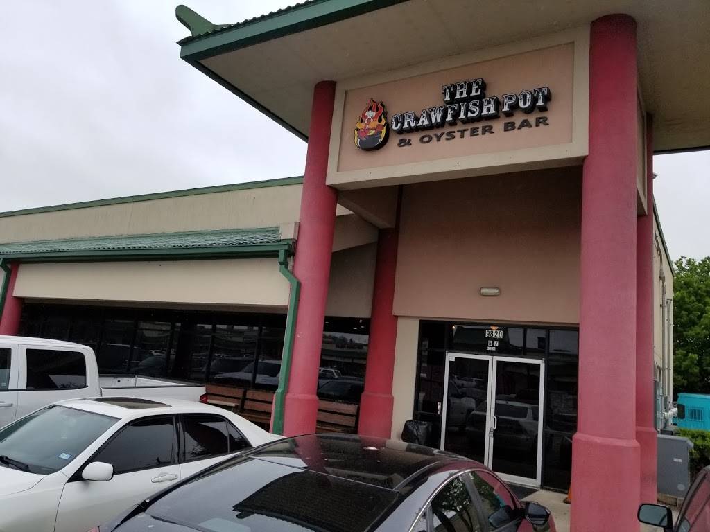 The Crawfish Pot & Oyster Bar | restaurant | 9820 Gulf Fwy #7, Houston, TX 77034, USA | 7133606547 OR +1 713-360-6547