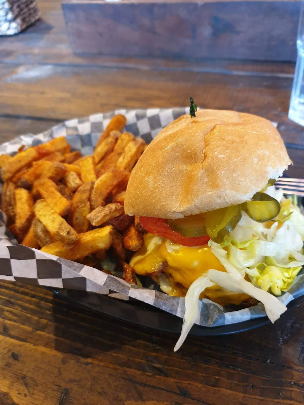 The Crazy Canuck Kitchener | restaurant | 141 Ontario St N, Kitchener, ON N2H 4Y5, Canada | 5197492062 OR +1 519-749-2062