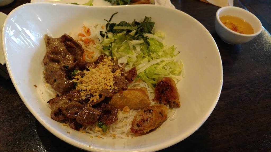 Kims Pho Vietnamese Kitchen + Bar | restaurant | 9675 Fairfax Blvd, Fairfax, VA 22031, USA | 7038654060 OR +1 703-865-4060