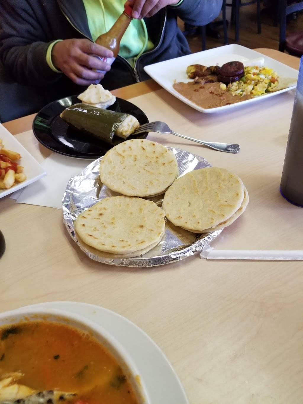 El Burrito Loco y Pupuseria | restaurant | 1361 Brice Rd, Reynoldsburg, OH 43068, USA | 6148668801 OR +1 614-866-8801