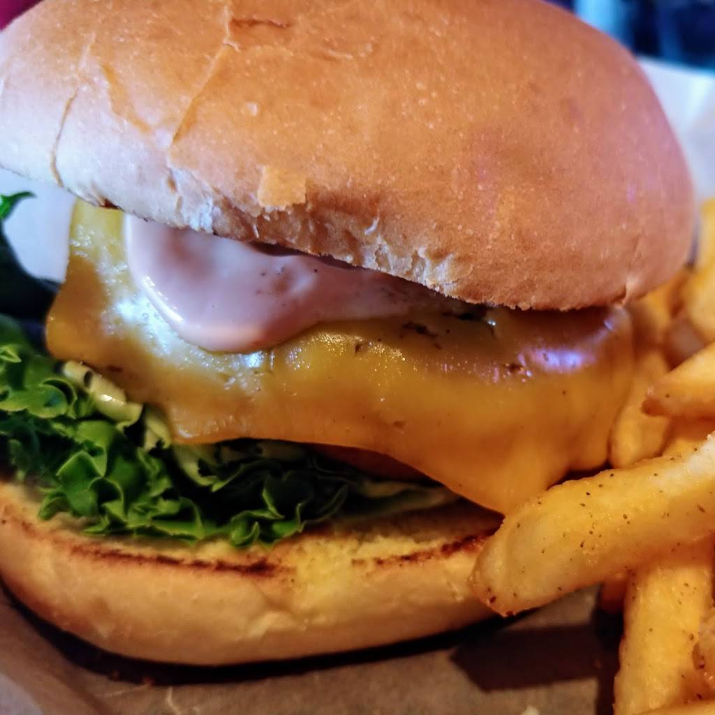 Hamburger Marys St Pete | restaurant | 2901 Tyrone Blvd N, St. Petersburg, FL 33710, USA | 7278519386 OR +1 727-851-9386