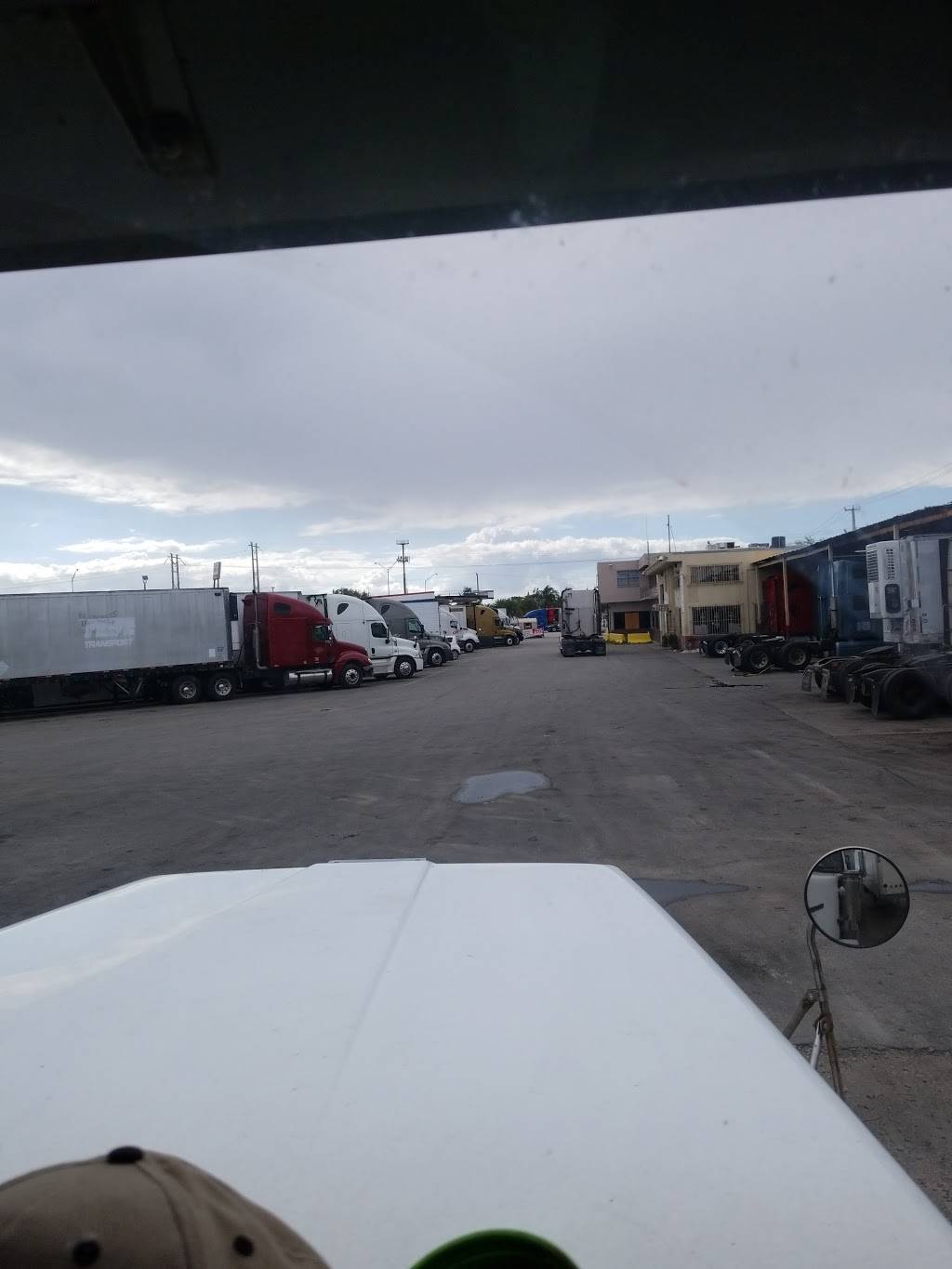 USA Truck Services Plaza Inc | restaurant | 9101 W Okeechobee Rd, Hialeah Gardens, FL 33016, USA | 3058228851 OR +1 305-822-8851