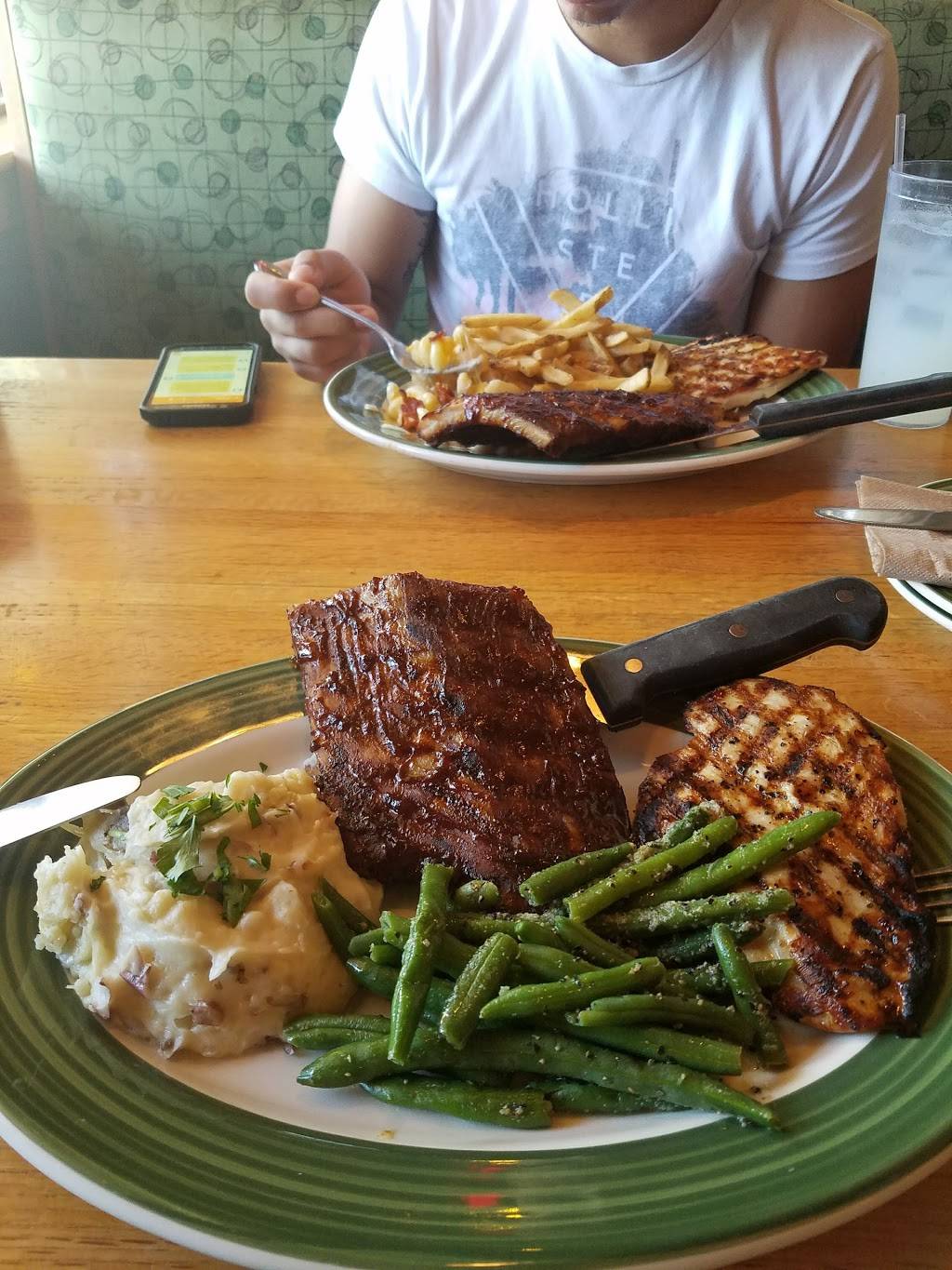 Applebees Grill + Bar | restaurant | 221 NY-59, Airmont, NY 10901, USA | 8453697700 OR +1 845-369-7700