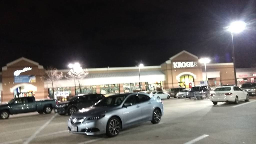 Shiloh Springs | shopping mall | 6850 N Shiloh Rd, Garland, TX 75044, USA | 2147062500 OR +1 214-706-2500