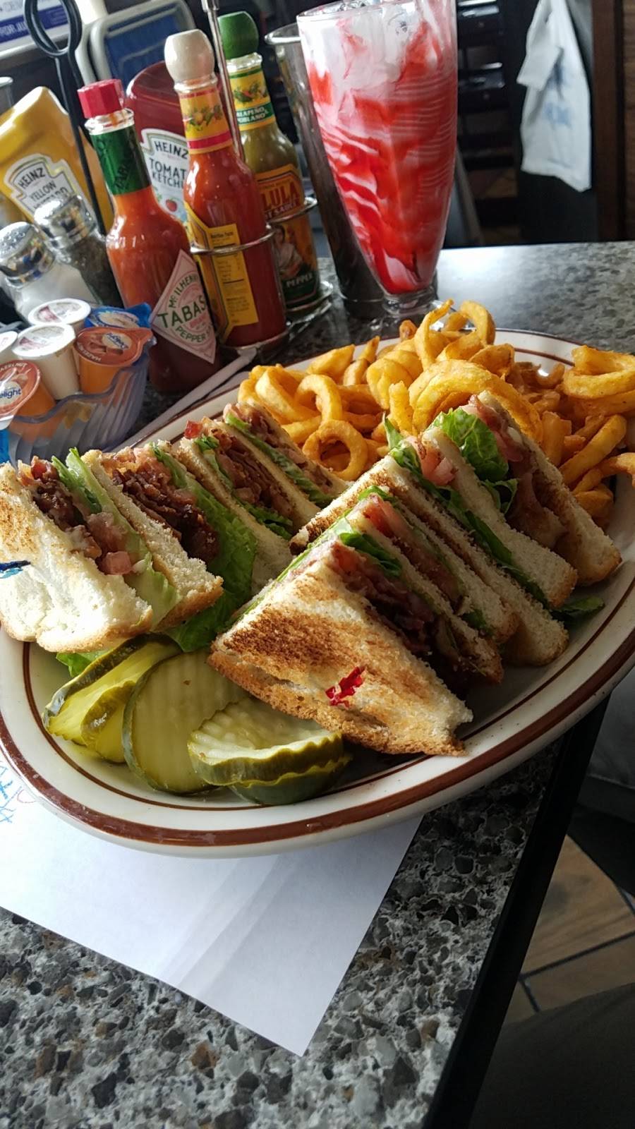 Golden Nugget Pancake House | restaurant | 2406 W Diversey Ave, Chicago, IL 60647, USA | 7732528903 OR +1 773-252-8903