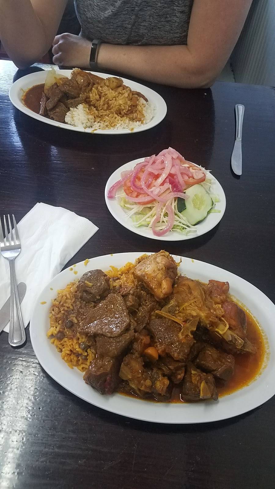 La Delicia Restaurant | restaurant | 75 Congress St, Salem, MA 01970, USA | 9785944275 OR +1 978-594-4275