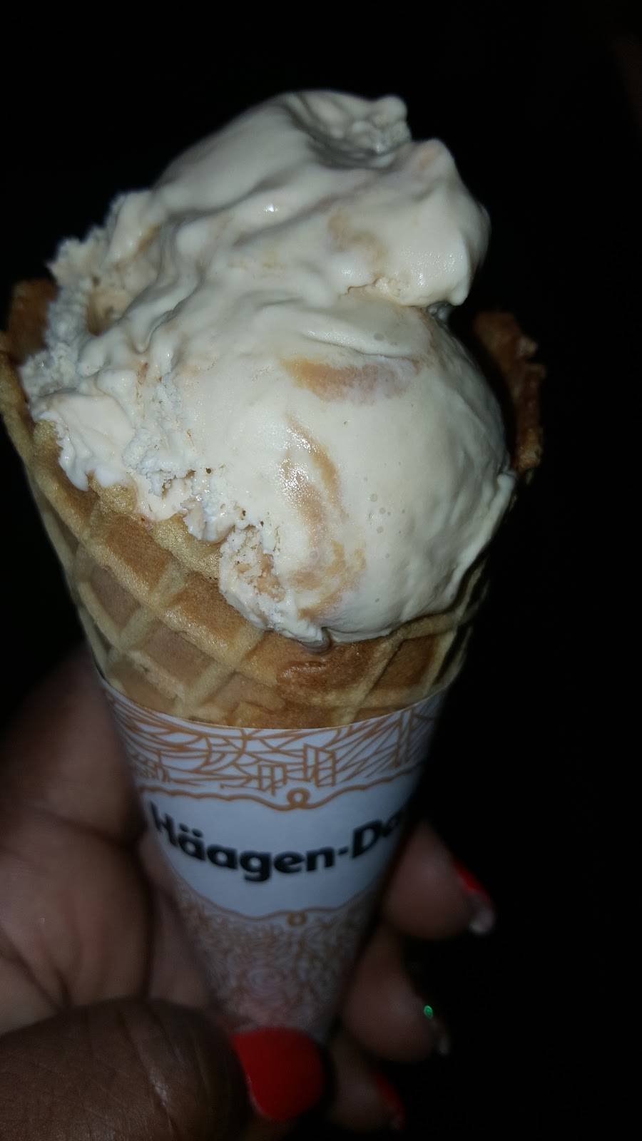 Häagen-Dazs | restaurant | 3333 W Touhy Ave, Lincolnwood, IL 60712, USA | 8476763885 OR +1 847-676-3885