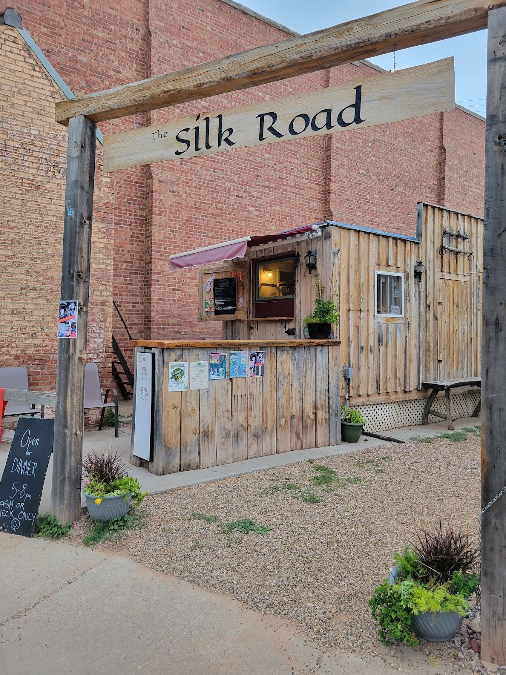 Silk Road Experience Restaurant | restaurant | 239 N River St, Hot Springs, SD 57747, USA | 5416660131 OR +1 541-666-0131