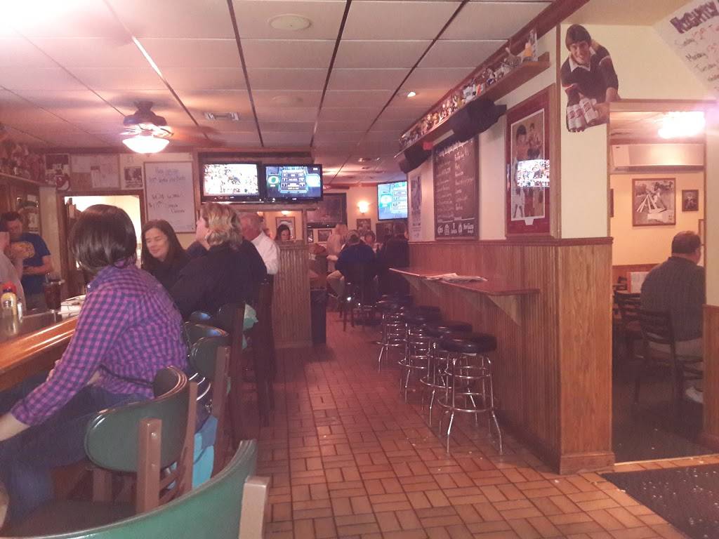 McGinns | restaurant | 5901 W Bluemound Rd, Milwaukee, WI 53213, USA | 4144757546 OR +1 414-475-7546