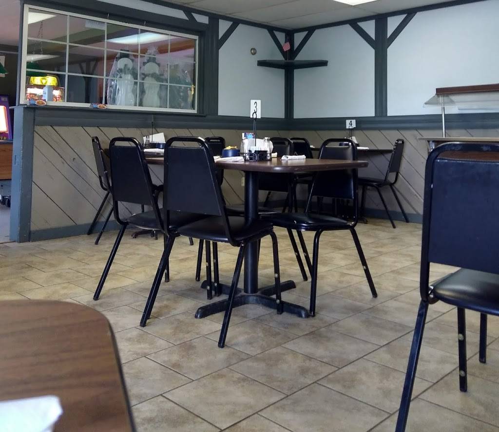 Lil J&Ds | restaurant | N9430 WI-102, Rib Lake, WI 54470, USA | 7154272177 OR +1 715-427-2177