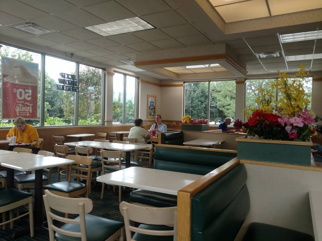 Wendys | restaurant | 220 Dibble St, Torrington, CT 06790, USA | 8604821226 OR +1 860-482-1226