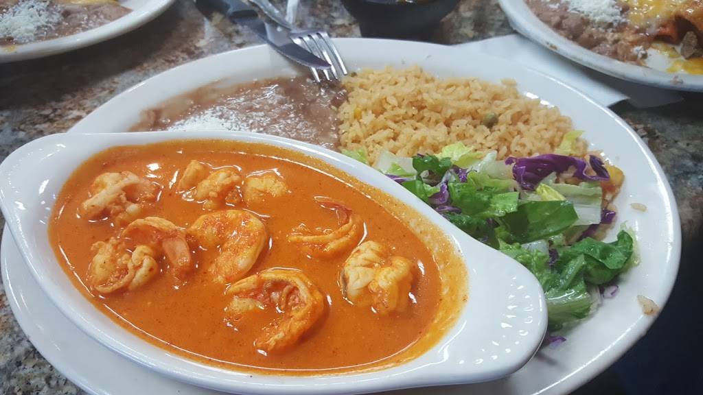 Super Antojitos Express | restaurant | 1702 N Bristol St, Santa Ana, CA 92706, USA | 7148353619 OR +1 714-835-3619