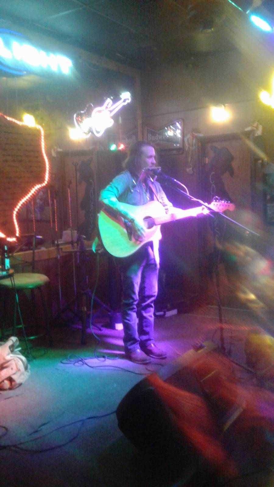 The Cowboy Club/Sandys Grill | restaurant | 15027 US-75, Van Alstyne, TX 75495, USA | 9034826325 OR +1 903-482-6325