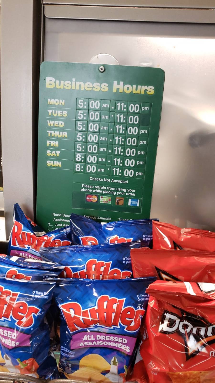 Subway | restaurant | Pilot Travel Centre, 19325 County Rd 42, Tilbury, ON N0P 2L0, Canada | 5196829322 OR +1 519-682-9322