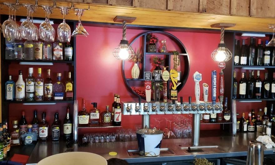 Red Dog Bar & Bistro | restaurant | 9531 NC-93, Piney Creek, NC 28663, USA | 3363598000 OR +1 336-359-8000