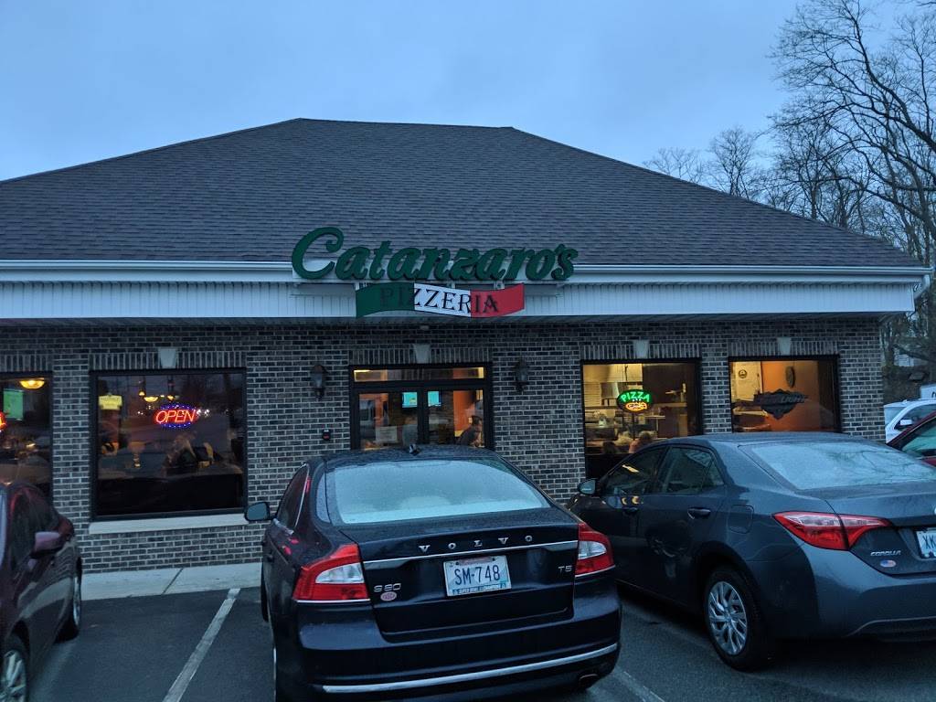 Catanzaros Pizzeria Cranston | restaurant | 1283 Park Ave, Cranston, RI 02910, USA | 4019468880 OR +1 401-946-8880