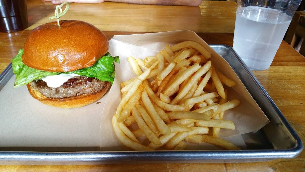 Chop House Burger | restaurant | 1501 Main St, Dallas, TX 75201, USA | 2147412747 OR +1 214-741-2747