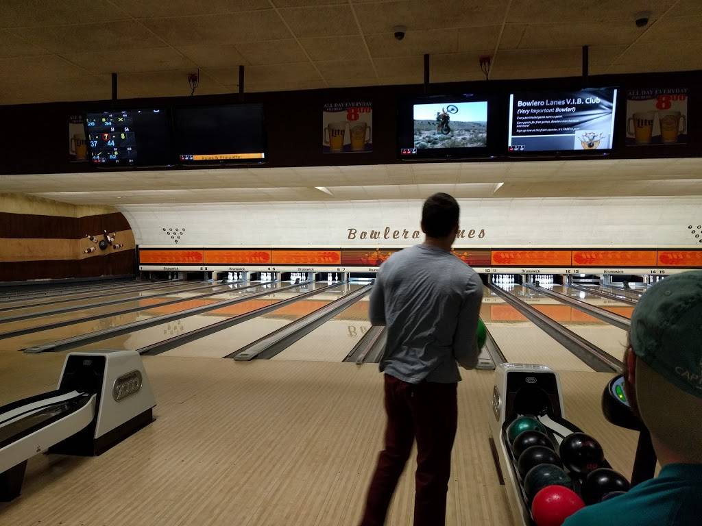 Bowlero Lanes & Lounge | night club | 4209 Coolidge Hwy, Royal Oak, MI 48073, USA | 2485497500 OR +1 248-549-7500