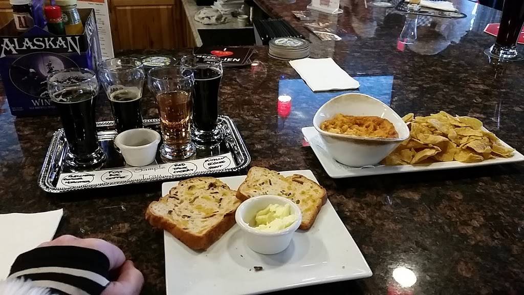 Pit Stop Taproom & Pub | restaurant | 216 SW 153rd St, Burien, WA 98166, USA | 2064208412 OR +1 206-420-8412