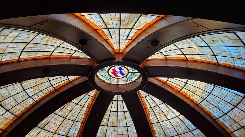 McCormick & Schmicks Seafood & Steaks | restaurant | 448 W 47th St, Kansas City, MO 64112, USA | 8165316800 OR +1 816-531-6800