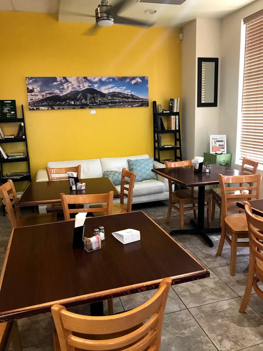 Tuttopane Bakery | restaurant | 13525 Westheimer Rd #2, Houston, TX 77077, USA | 3464105717 OR +1 346-410-5717