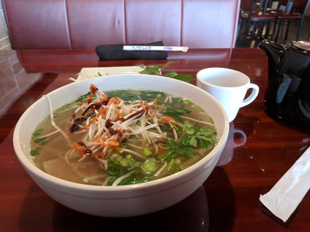 Sriracha | restaurant | 5751 Nolensville Pike, Nashville, TN 37211, USA | 6159151498 OR +1 615-915-1498