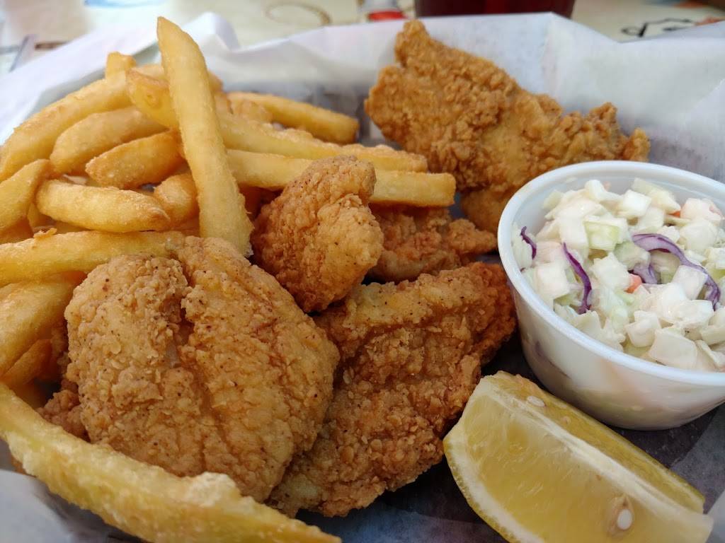 White Elephant Pub | restaurant | 1855 Gulf Blvd #5729, Englewood, FL 34223, USA | 9414756801 OR +1 941-475-6801