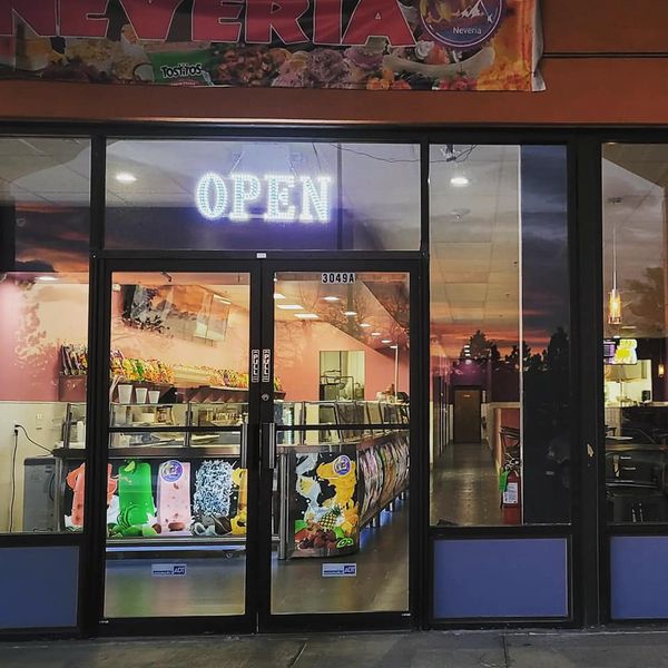 Bananas Neveria & Comida | restaurant | 3049 W 74th Ave, Westminster, CO 80030, USA | 7207082374 OR +1 720-708-2374
