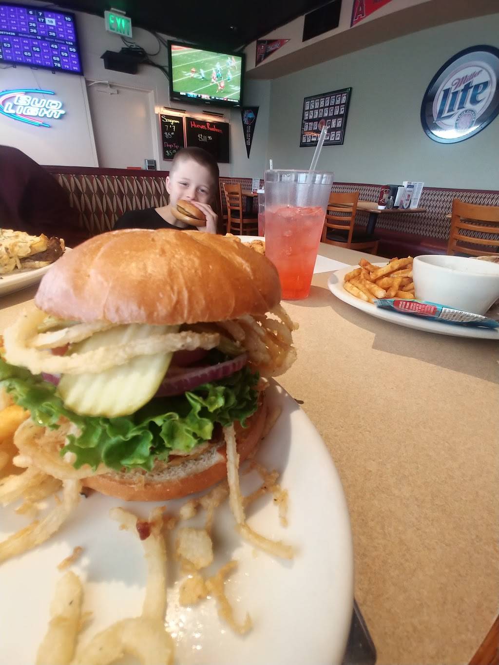 Buddies Sports Bar & Grill | restaurant | 18520 SW Farmington Rd, Aloha, OR 97007, USA | 5036425151 OR +1 503-642-5151