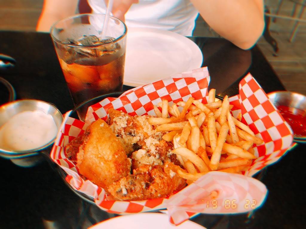 eleven30 Pizza and Sports | restaurant | 1130 W Trinity Mills Rd, Carrollton, TX 75006, USA | 9722451183 OR +1 972-245-1183