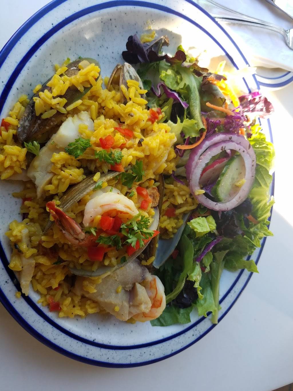 Bertas Latin Cuisine | restaurant | 3928 Twiggs St, San Diego, CA 92110, USA | 6192952343 OR +1 619-295-2343