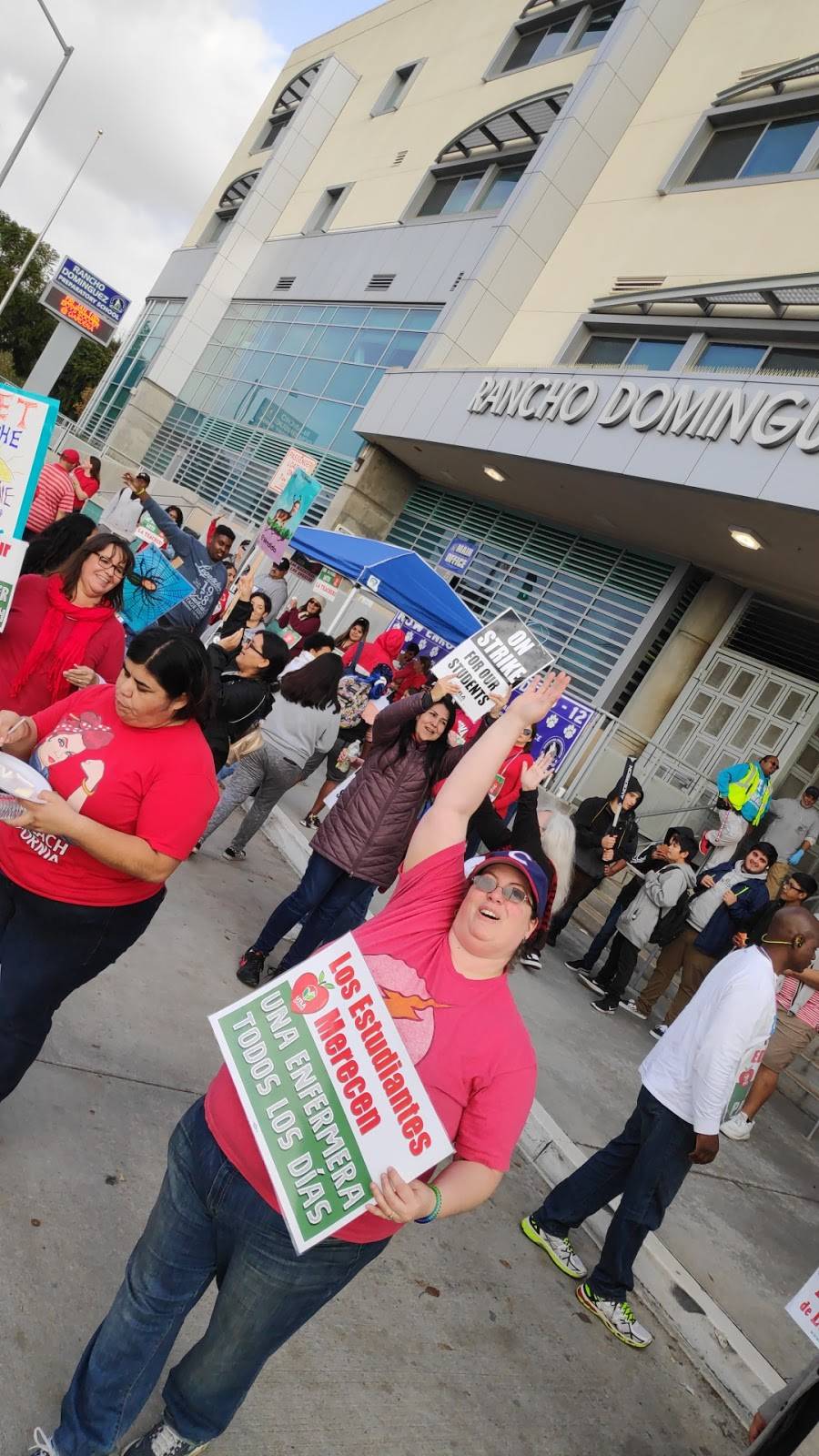 Golden Express & Donuts | restaurant | 2717 E Carson St, Carson, CA 90810, USA | 3105495918 OR +1 310-549-5918